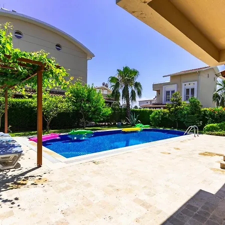 Villa Paradise Town Royal