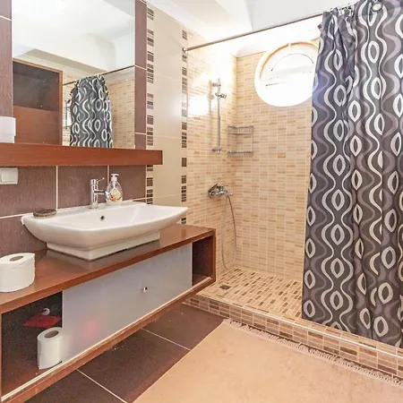 Paradise Town Royal *