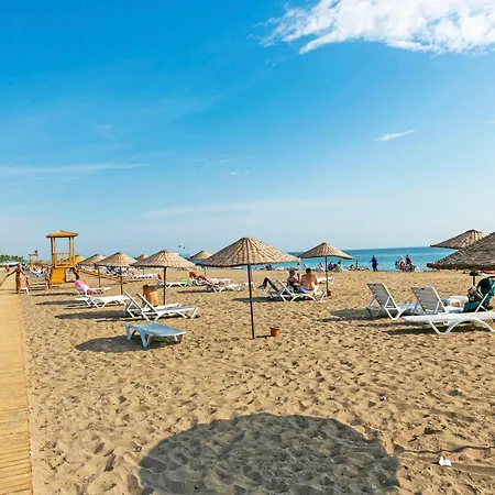 Willa Paradise Town Royal *