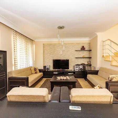 Paradise Town Royal ヴィラ ベレキ