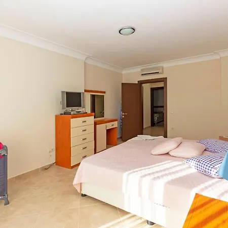 Вилла Paradise Town Royal *