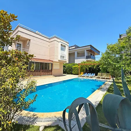 Villa Paradise Town Royal *