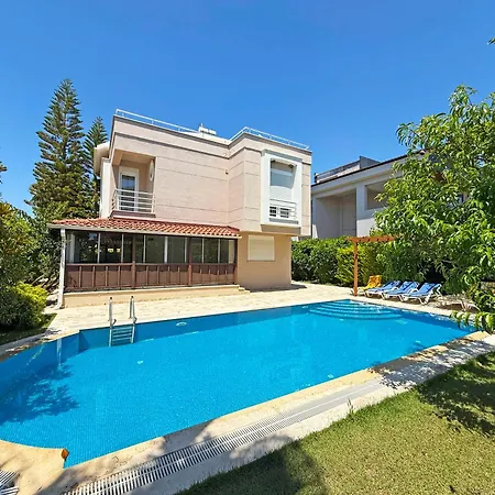 Villa Paradise Town Royal