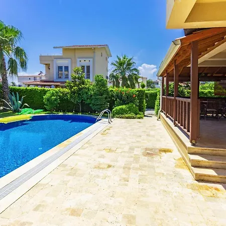 Paradise Town Royal Villa *