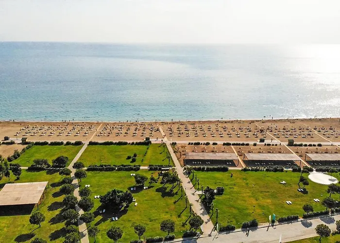 فيلة Paradise Town Royal