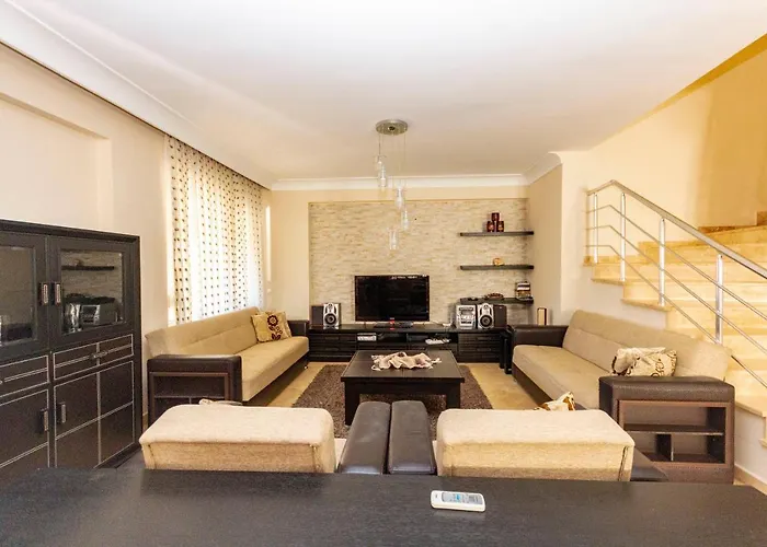 Paradise Town Royal فيلة بيليك